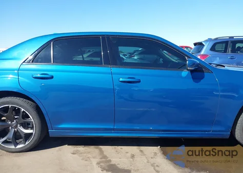 2023 Chrysler 300 Touring L z USA, uszkodzony, nr VIN 2C3CCADG9PH590095